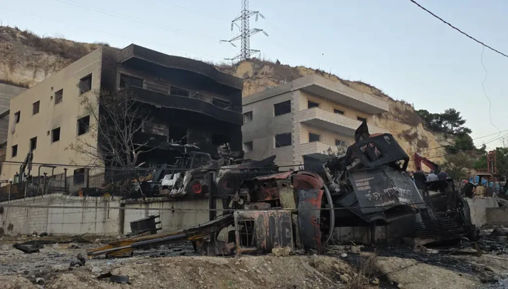 دفع الثمن: كيف تؤثر إيران وحزب الله على مصير لبنان