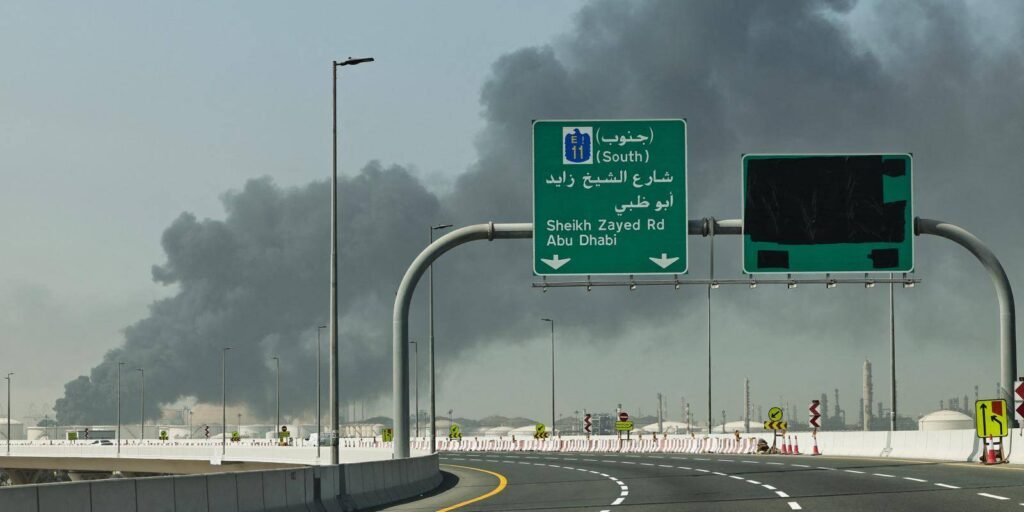 جنگ ایران هزینه سنگینی بر صادرکنندگان نفت و گاز خلیج فارس تحمیل میکند و ریسک و فرصتهایی در شمال آفریقا ایجاد مینماید