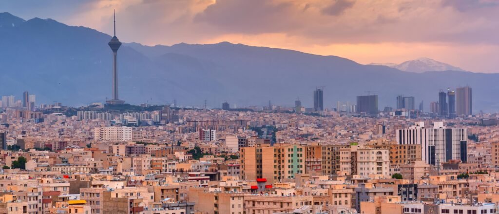 چرا دونالد ترامپ باید کار را در ایران به پایان برساند