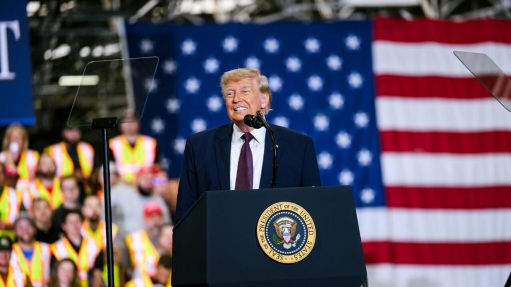 How to Lose the Iran War Without Losing the Region Donald Trump speaking behind a presidential seal podium with a large American flag backdrop, addressing political rhetoric and strategic choices to Lose the Iran War.
